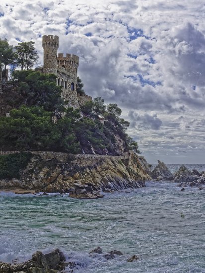 Замок над волнами