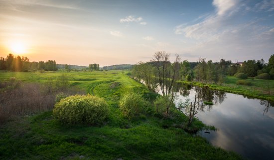День отступает